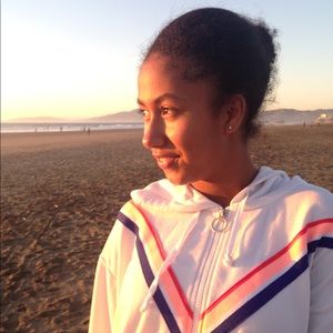 Meet your Posher, Nia